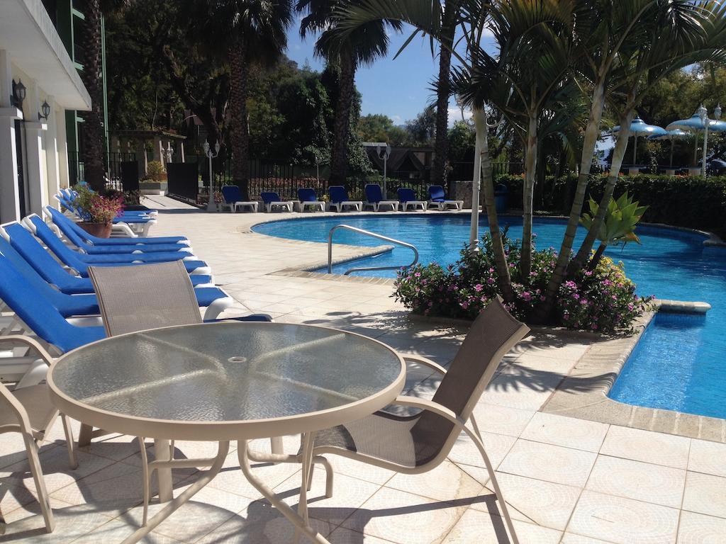 Hotel La Riviera De Atitlan Панахачел Екстериор снимка
