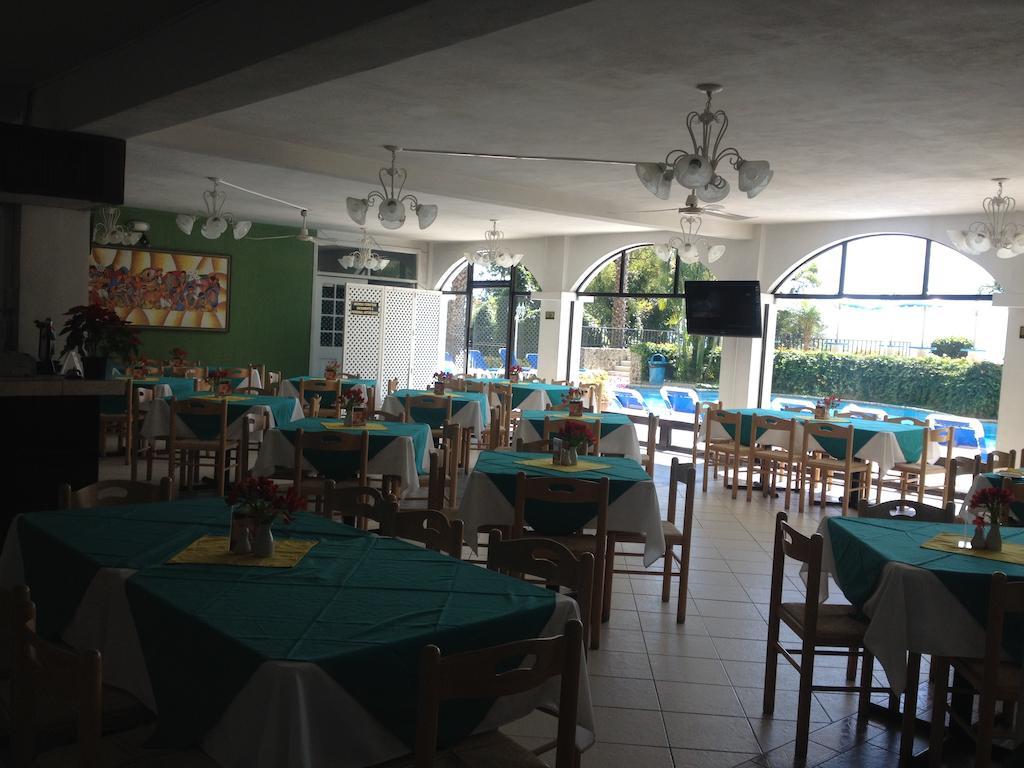 Hotel La Riviera De Atitlan Панахачел Екстериор снимка