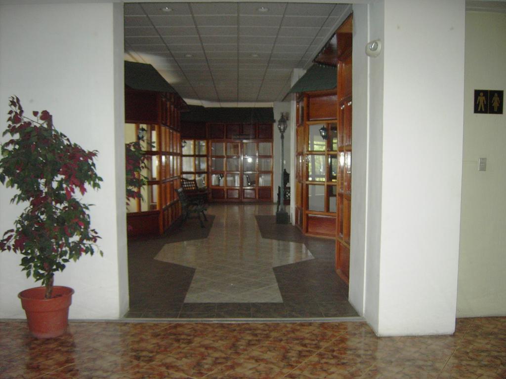 Hotel La Riviera De Atitlan Панахачел Екстериор снимка