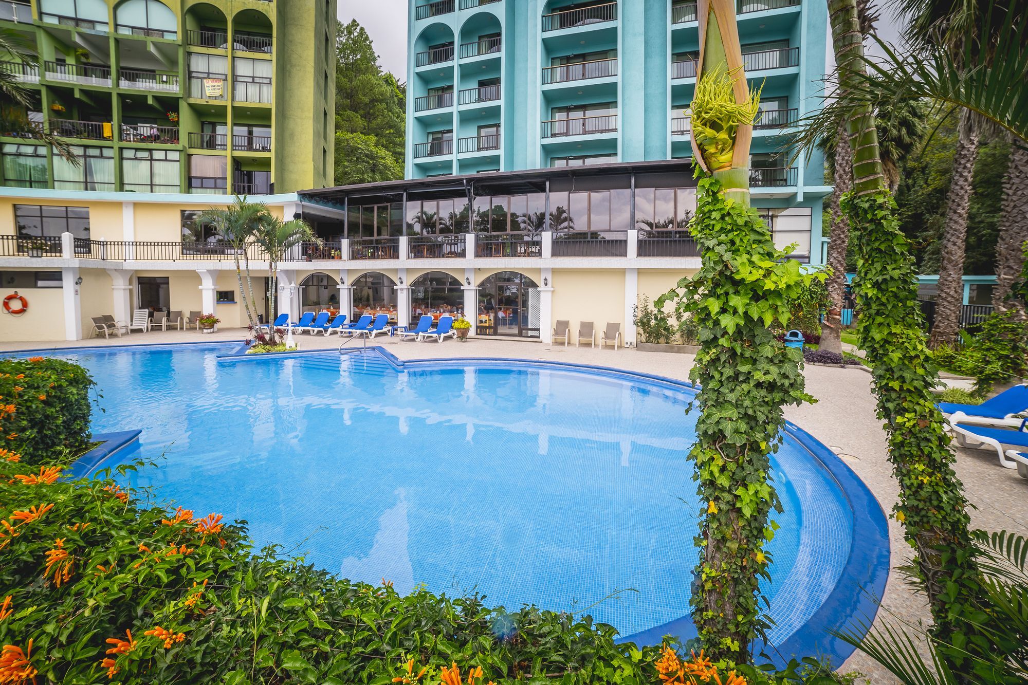Hotel La Riviera De Atitlan Панахачел Екстериор снимка